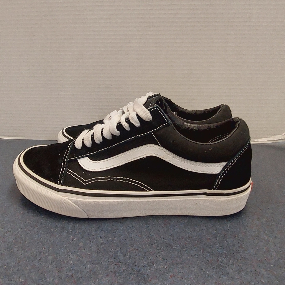 Vans - Picture 2 of 7
